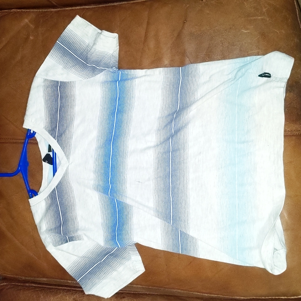 Ocean current t-shirt with stripes
